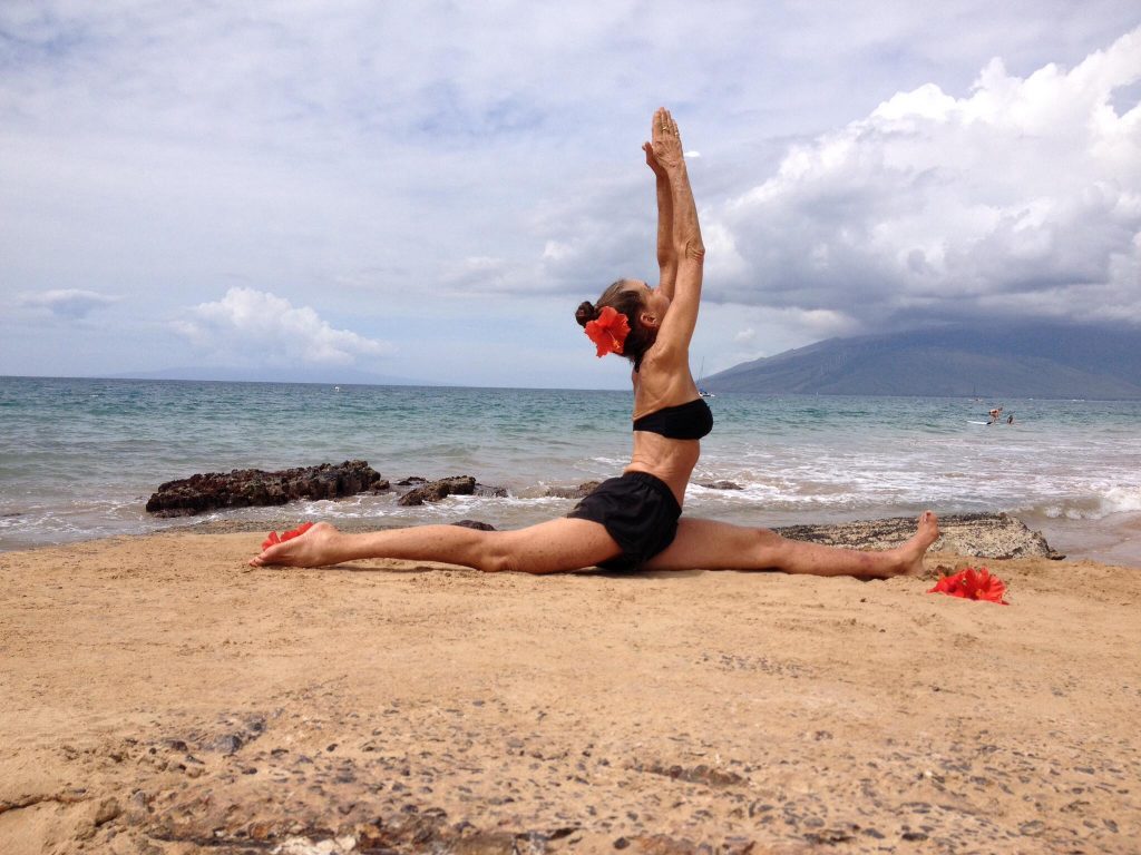 Ann-Barros-Bali-Yoga-beachside